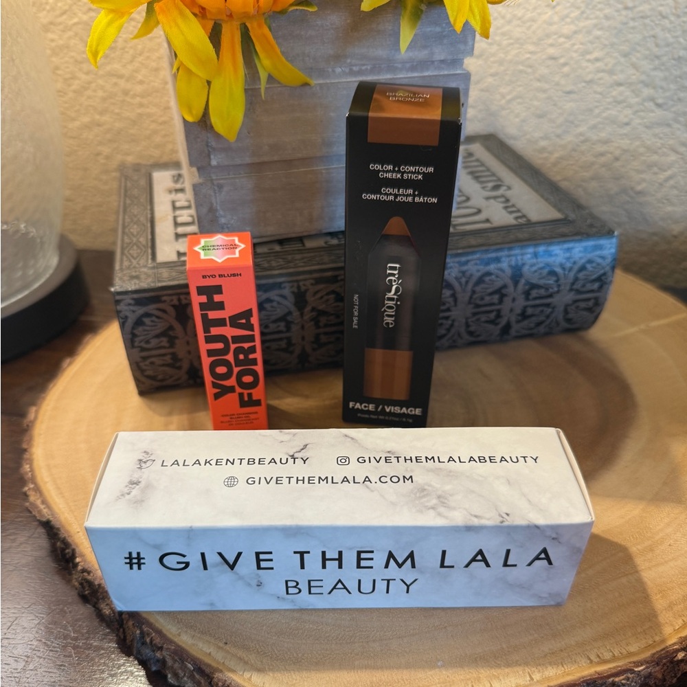 Bundle Youth Foria BYO Blush, TreStiQue Contour Set and Setting Spray